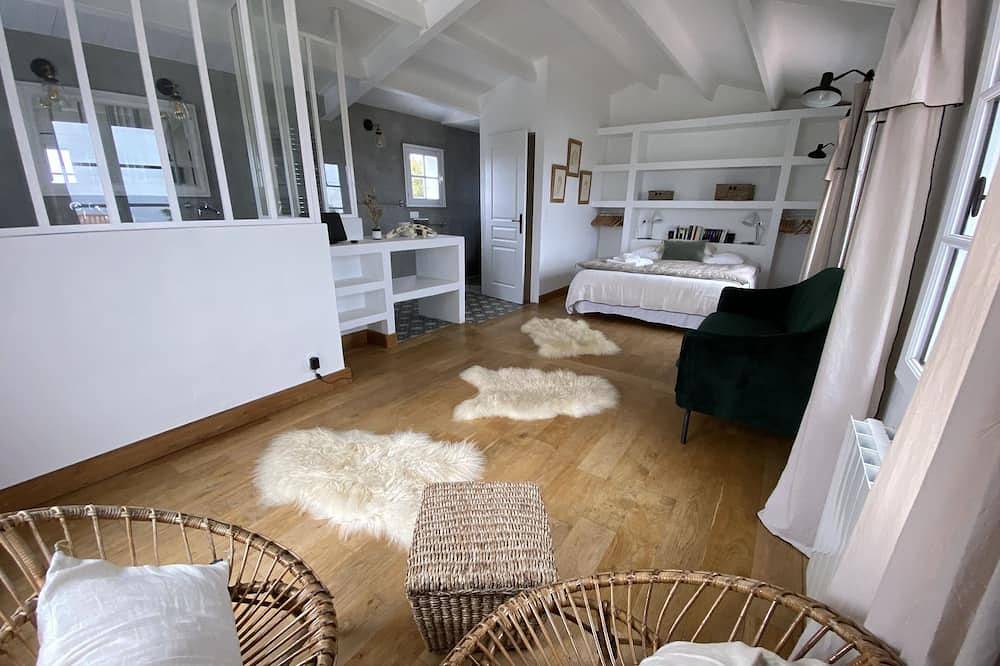 House with sea view - Plage Vieilles - 4 bedrooms - sleeps 8 in L'Île-d'Yeu, Vandea