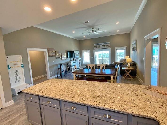 Vacation house for 13 people, with pool and balcony in Fort Morgan