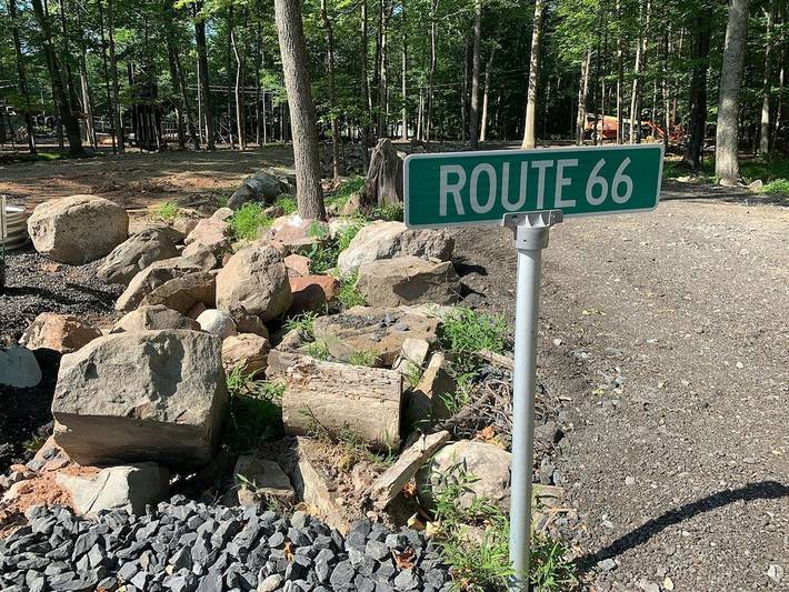 Camping for 12 people, with pets in New York State