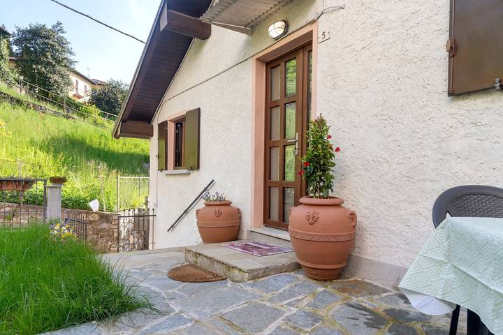 Ferienwohnung für 2 Personen, mit Balkon und Garten