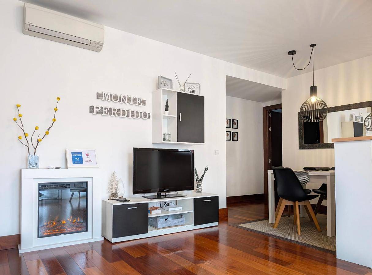 Apartamento entero, Apartment in Boltaña, Pirineo Aragonés
