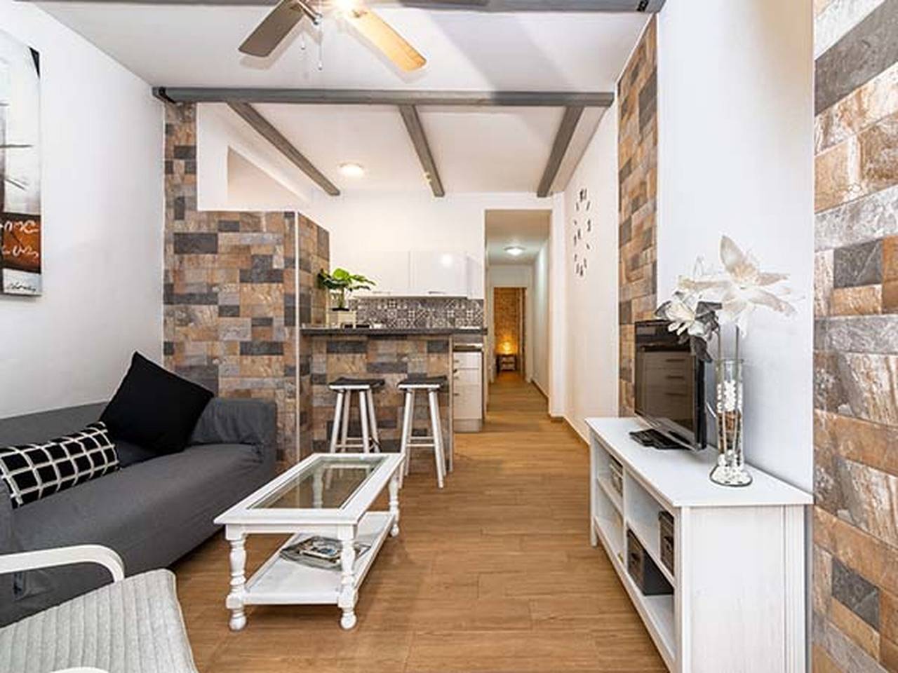 Entire apartment, Apartment 'Casa Jimena' with Private Terrace and Wi-Fi in Vejer de la Frontera, Costa de la Luz