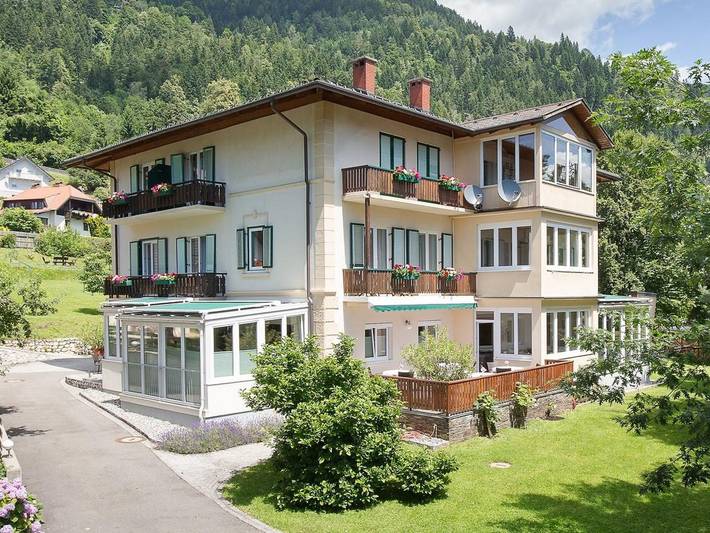 Hotel für 2 Personen, mit Sauna und Seeblick sowie Garten und Balkon, mit Haustier in Gerlitzen