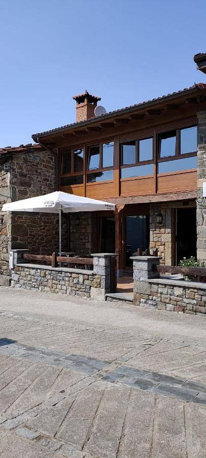 Casa rural para 4 personas, con vistas y terraza en Parque Natural de Redes