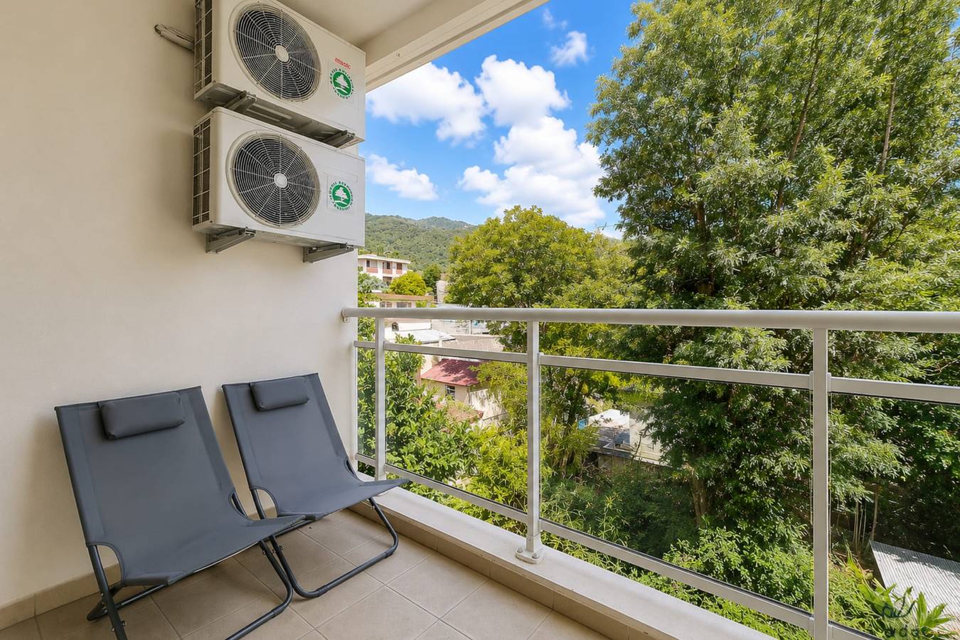 Appartement entier, La Corbeilloise - Balcon - Parking in Saint-Denis (Réunion), Île de la Réunion