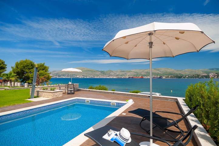 Villa pour 11 personnes, avec Sauna à Okrug Gornji