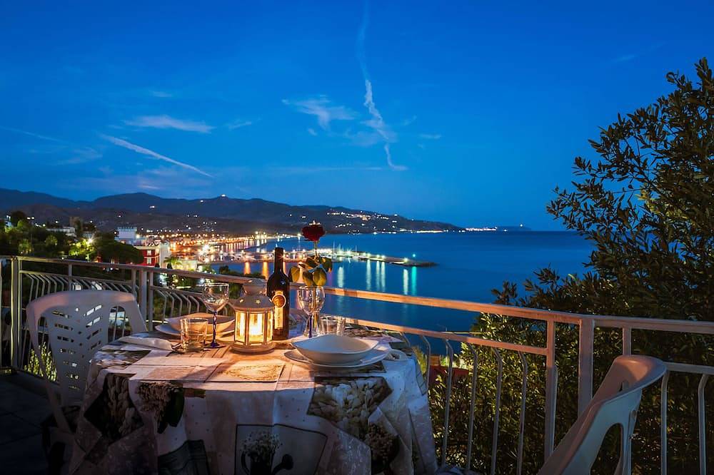 Apartamento entero, Casa de vacaciones con vistas al mar en Cilento<br>vacaciones de verano junto al mar en cilento italia in Marina di Casal Velino, Cilento
