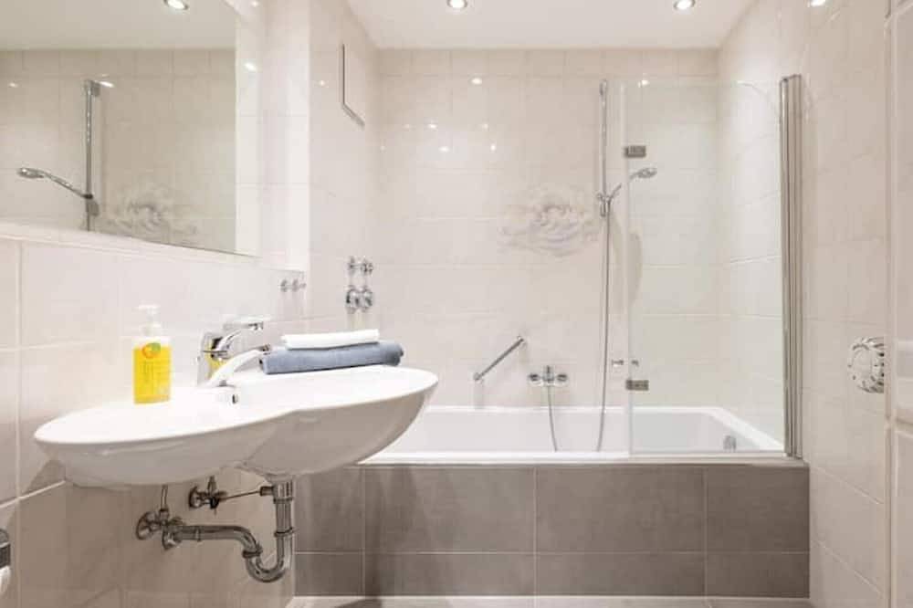 Ganze Wohnung, Gemütliche Ferienwohnung \"Bodenseeufer\" direkt am See in Überlingen, Region Bodensee-Oberschwaben