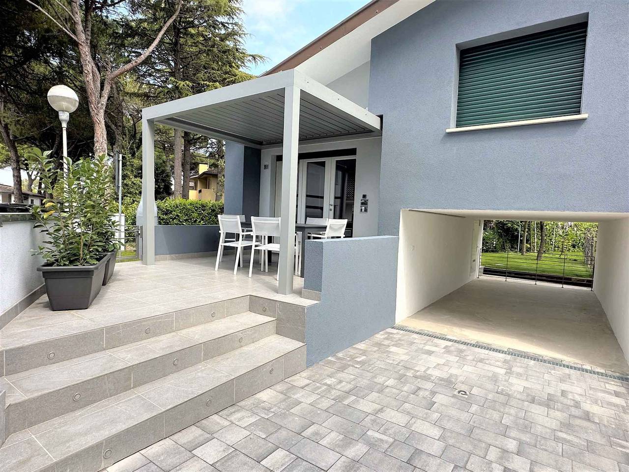 Apartamento vacacional entero, Apartamento vacacional cerca del mar con jardín privado  in Bibione, Provincia de Venezia