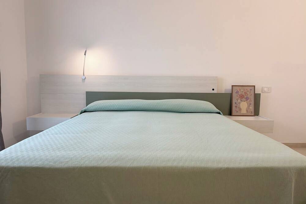 Appartamento intero, Appartamento vicino al mare con ombrellone, lettini. Una cena pizza inclusi in Amantea, Provincia di Cosenza
