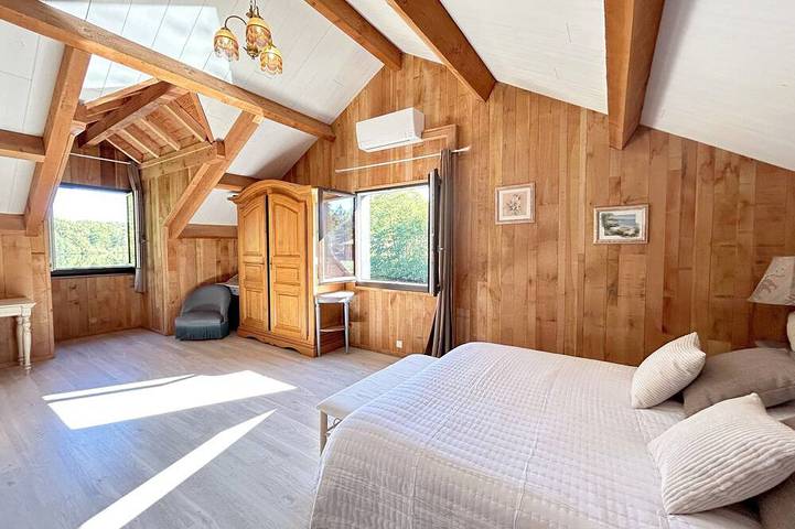 Location de vacances pour 12 personnes, avec terrasse à Saint-Estèphe (Dordogne) - 2