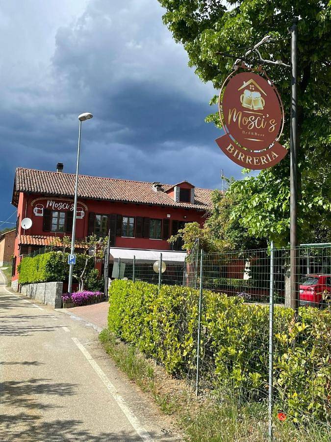 Casa vacanza per 2 persone, con giardino e panorama in San Damiano d'Asti