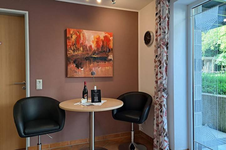 Ferienwohnung für 2 Personen, mit Terrasse und Garten in Alf