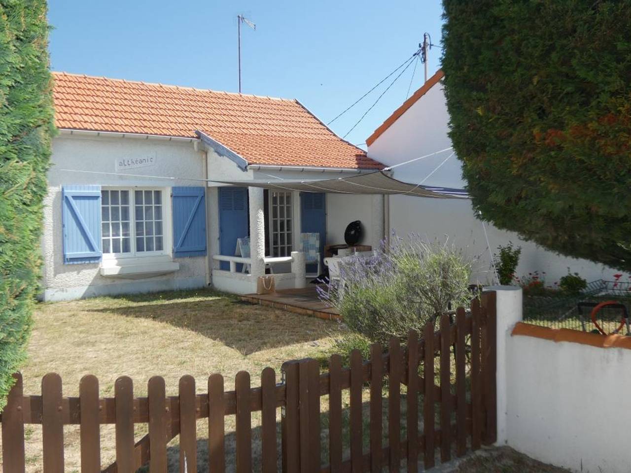 Cozy 68m² Holiday Home for 6, Near Beach & Shops, Pet-Friendly, Garden & Terrace, Notre-Dame-de-Monts in Notre-Dame-de-Monts, Vendée