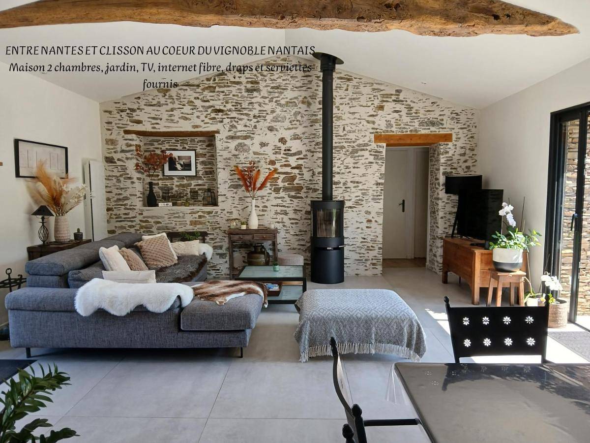 Appartement entier, La villa du pressoir, classé 3 étoiles meublé de tourisme in Le Pallet, Région de Nantes