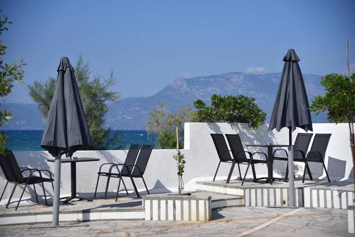 Apartamento para 4 personas, con jardín y vistas en Corinto