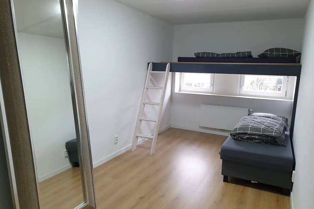 Perfect for Groups and Families with private rooftop near Amsterdam Center in Amsterdam-Nord, Holländische Küste