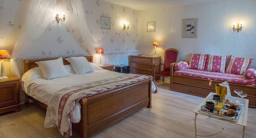 Hôtel, avec Jardin à Roullet-Saint-Estèphe