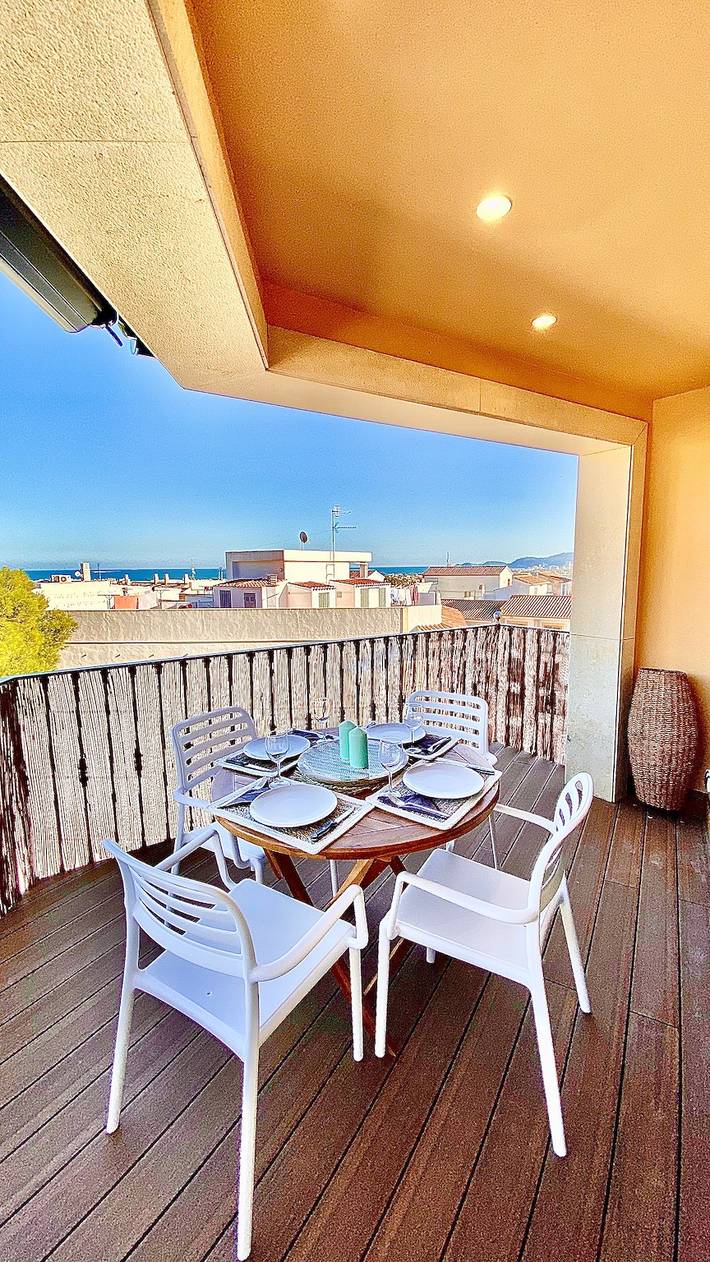 Entire apartment, Luxury apartment overlooking Javea Bay and Mountains in Jávea, Costa Blanca