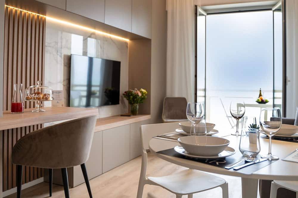 Entire apartment, Nice apartment for 3 people with Wifi, A/C, Tv and terrace in Teramo Province