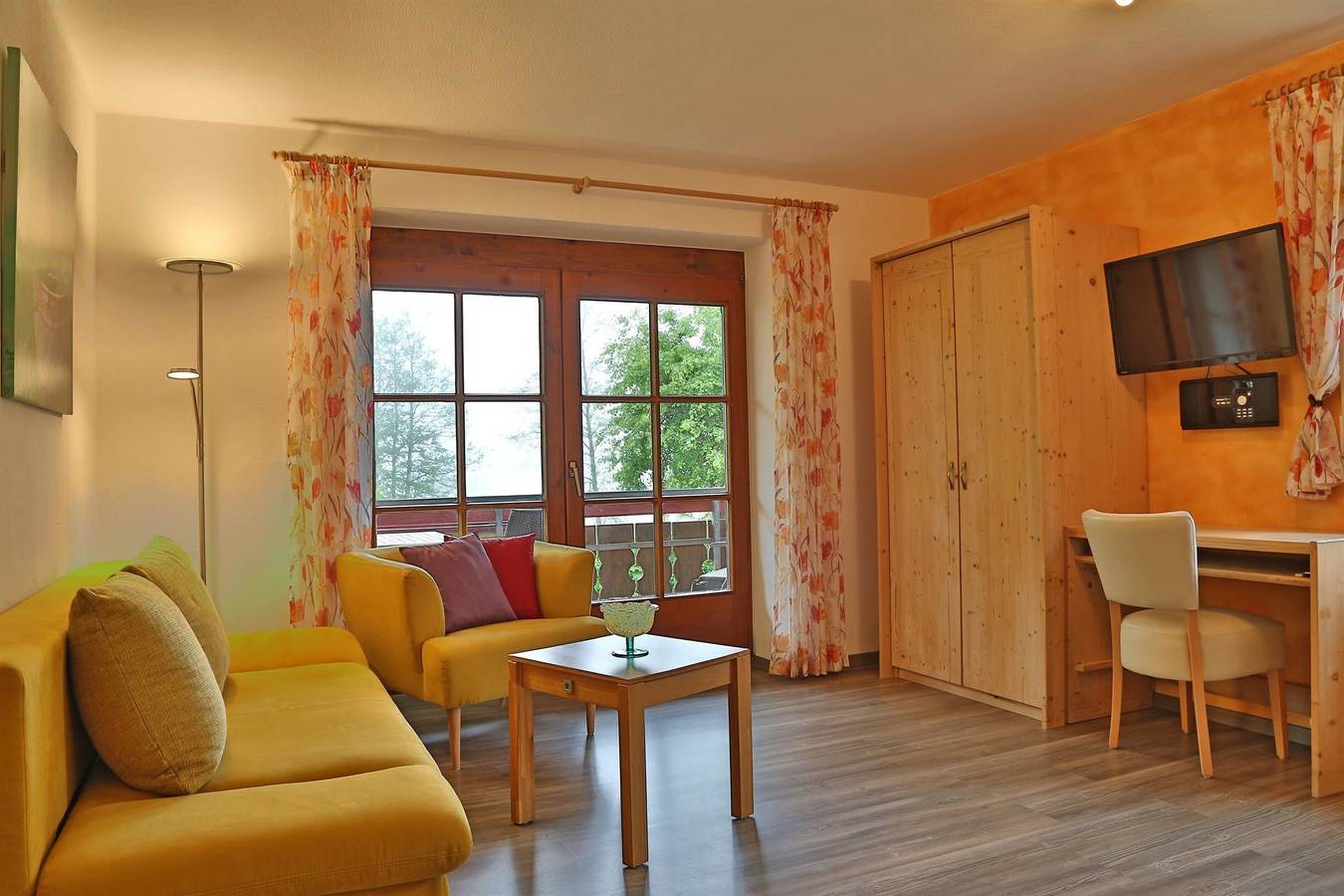 Ganze Ferienwohnung, Ferienwohnung Alpenblick (L) 50 qm in Mittelberg (Allgäu), Oy-Mittelberg