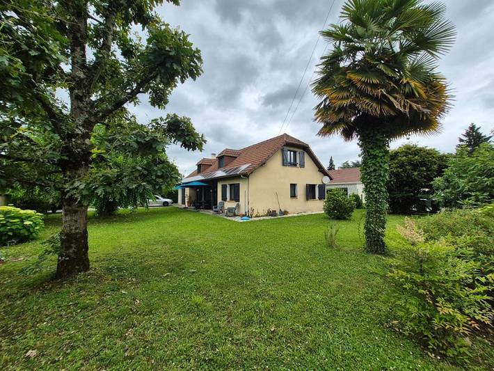 Location de vacances pour 8 personnes, avec terrasse à Gelos - 3