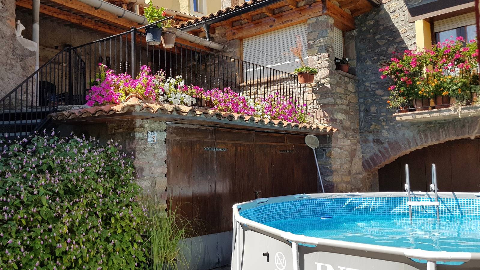 Casa de vacaciones 'Teule 1' con vistas a la montaña, piscina compartida y Wi-Fi in Sarroca de Bellera, Pirineo Catalan