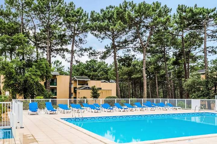 Location de vacances pour 4 personnes, avec Piscine à Carcans