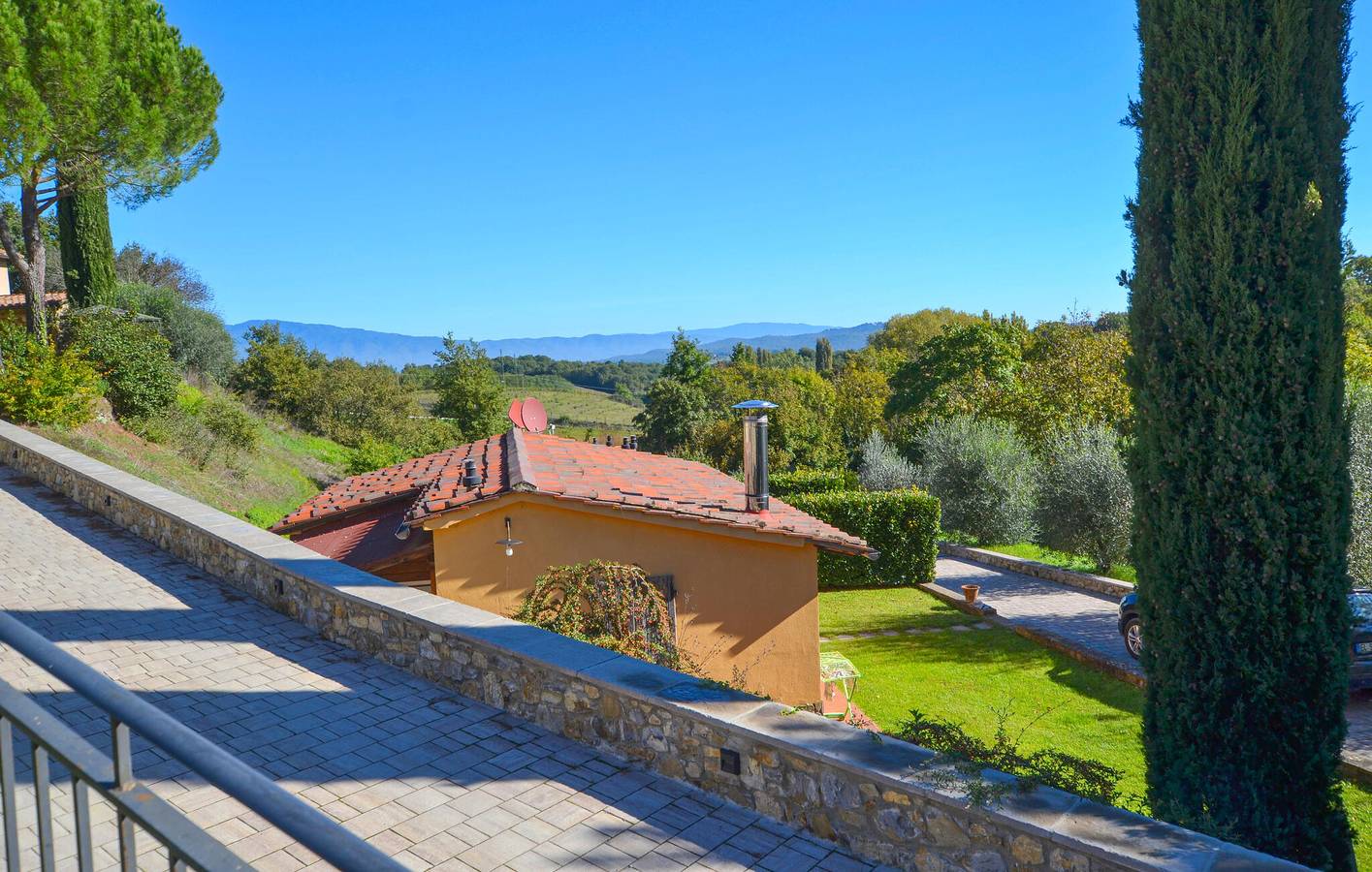 Accogliente appartamento con piscina, giardino e WiFi nel Chianti, a 1,5 km dal Torrente Ambra in Bucine, Bucine (Gemeinde)