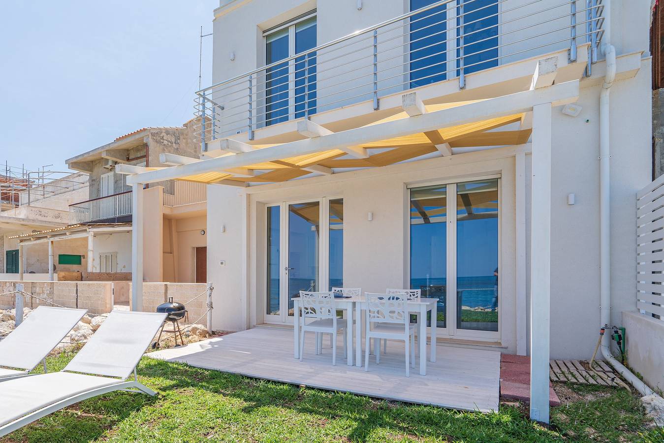 Ferienhaus "La Fuga Blu Di Marzamemi" mit Meerblick, 2 privaten Terrassen und Wlan in Marzamemi, Pachino