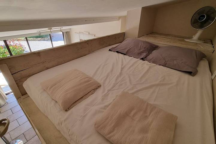 Location de vacances pour 4 personnes, avec jardin et piscine ainsi que jacuzzi et terrasse à Ceyreste - 3