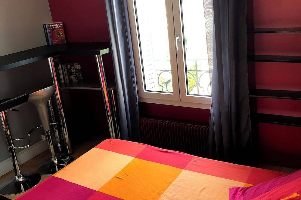 Appartement entier, Appartement de 75m2 entre Paris/Versailles in Chaville, Hauts-de-Seine