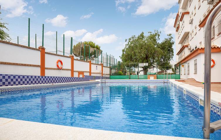 Ganze Ferienwohnung, Luxuriöses Apartment im Obergeschoss mit Pool & WiFi, 500m nach La Abaceria in Matalascañas, Almonte