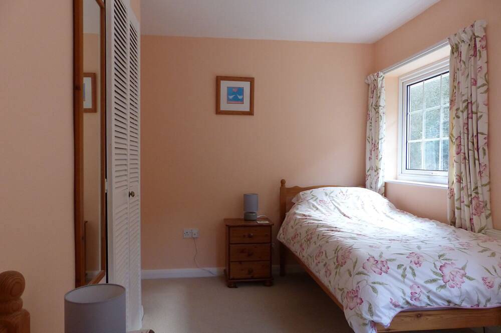 Tanglewood: idyllic two-bedroom cottage in Exmoor National Park in Porlock, Somerset