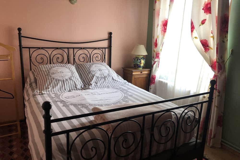 Grande maison familiale proche Disneyland 44 kms) in Verdelot, Seine-et-Marne