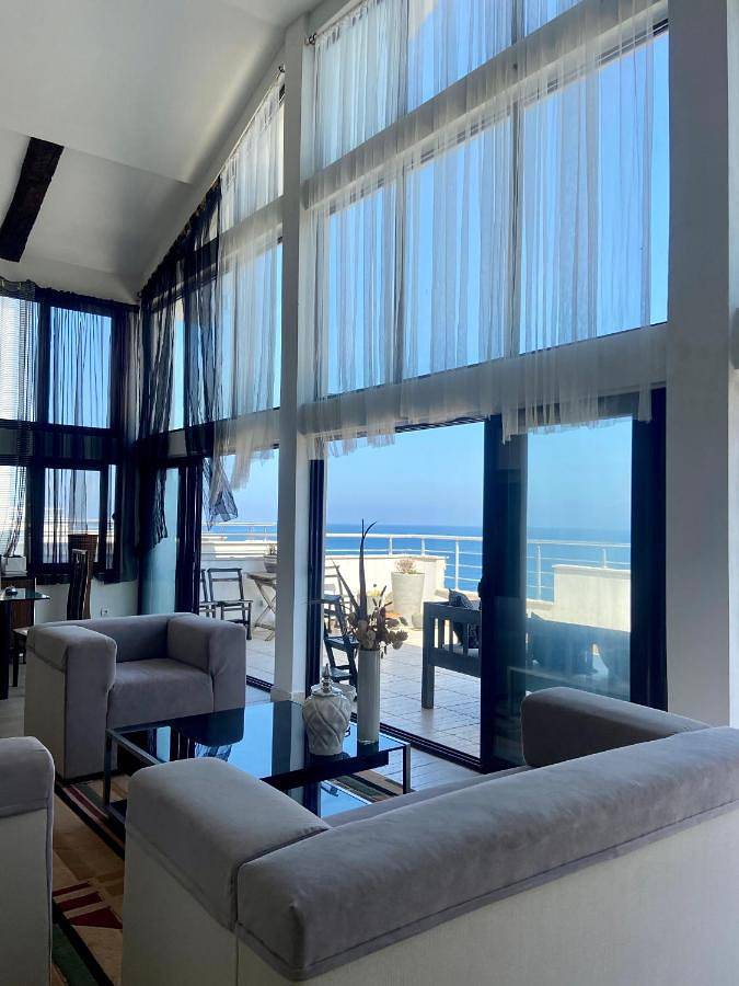 Villa für 15 Personen, mit Balkon und Whirlpool sowie Terrasse und Garten in Montenegro
