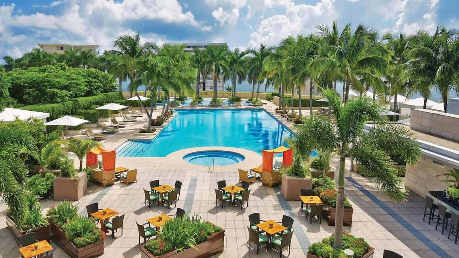 Ganze Wohnung, Luxury Four Seasons Condo   Free Valet   Gym in Miami, Florida