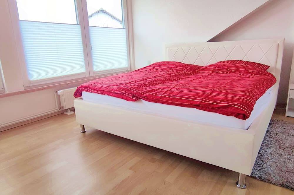 Gemütliches Gästehaus am Park, 2 Zimmer Maisonette inkl. Küche, Arbeitsplatz, Parkplatz in Rastatt, Nordschwarzwald