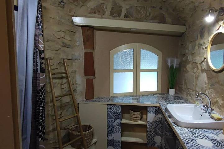 Gîte pour 6 personnes, avec terrasse et jardin à Cendras - 4