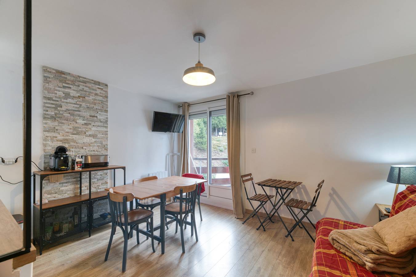 Ganzes Studio, Appartement 'Le May'hé - Studio Cabine und Balkon' mit Bergblick und Balkon in Prapoutel, Les Adrets