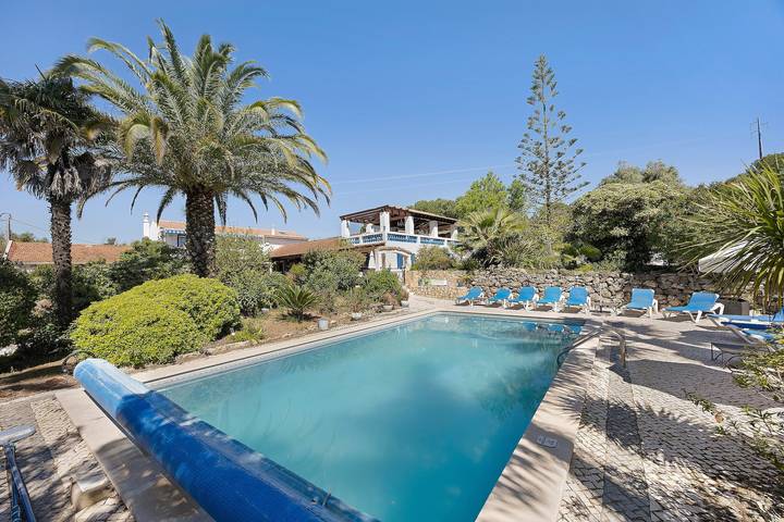 Gîte pour 4 personnes, avec jardin et jacuzzi