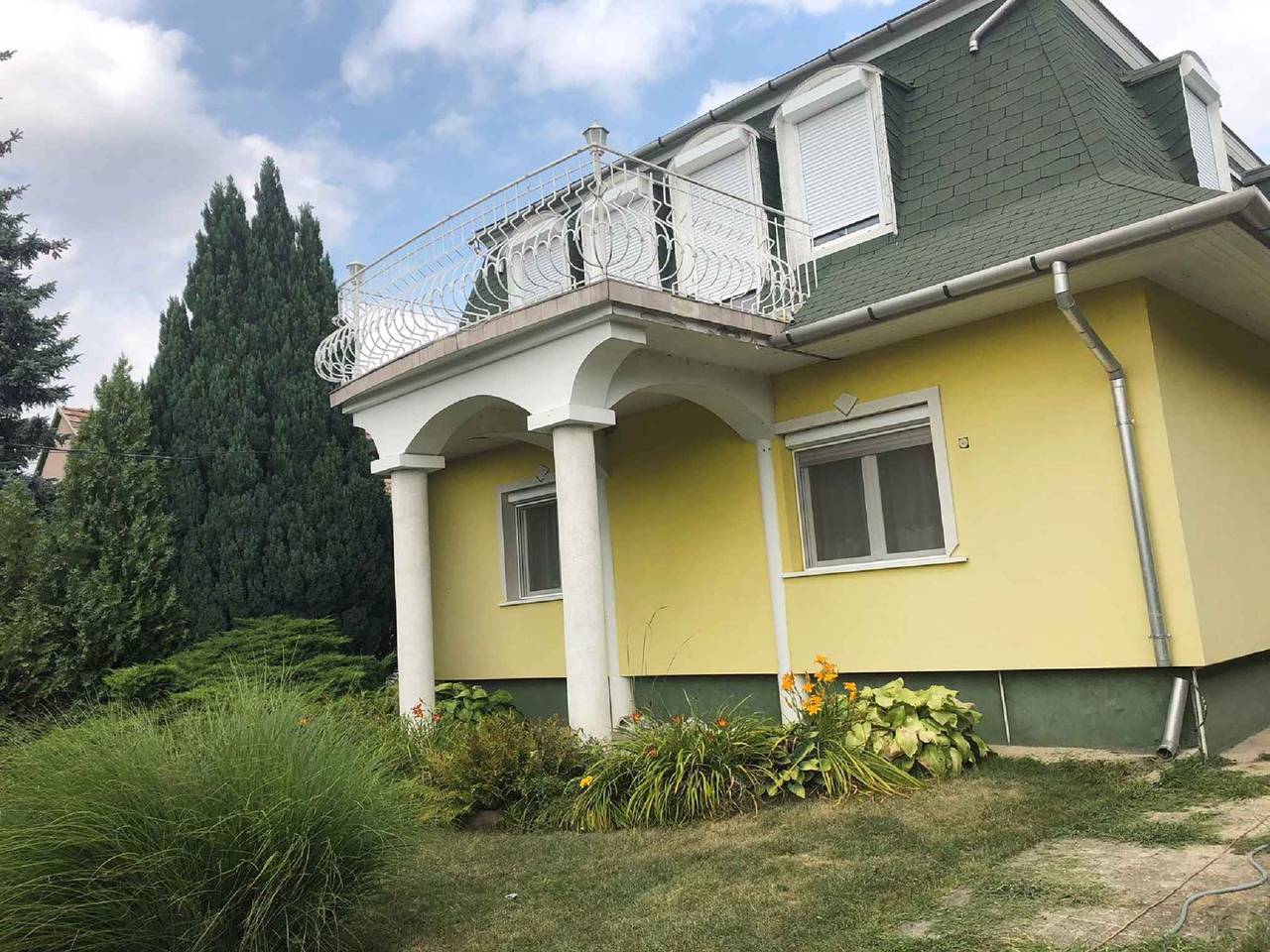 Casa vacacional con piscina, aire y muebles modernos  in Balatonfűzfő, Orilla Norte del Lago Balatón