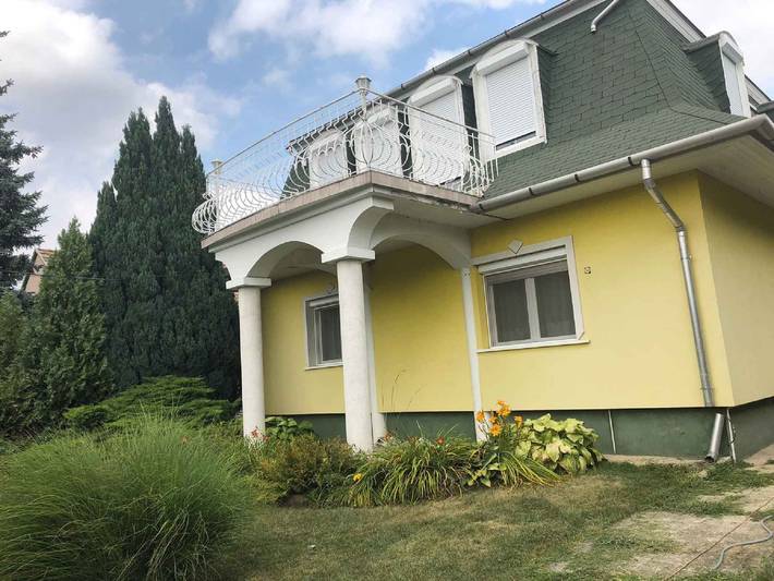 Ferienhaus mit Pool, Klima und moderner Einrichtung in Balatonfűzfő, Plattensee nordufer