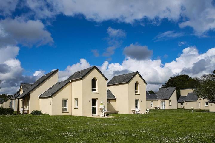 Parc de vacances pour 6 personnes, avec terrasse, animaux acceptés dans Plage Kerler Fouesnant - 2