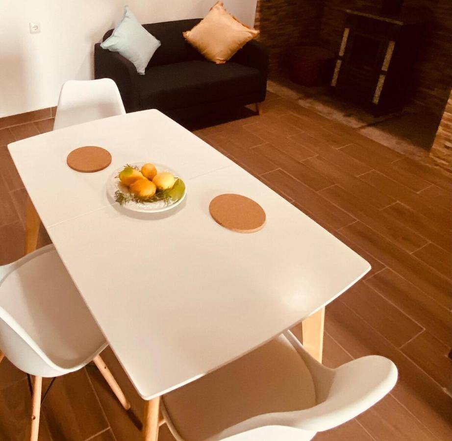 Al Biondi Alentejo Cosy House for 2 with Kitchen and Patio in Comenda, Distrito de Portalegre