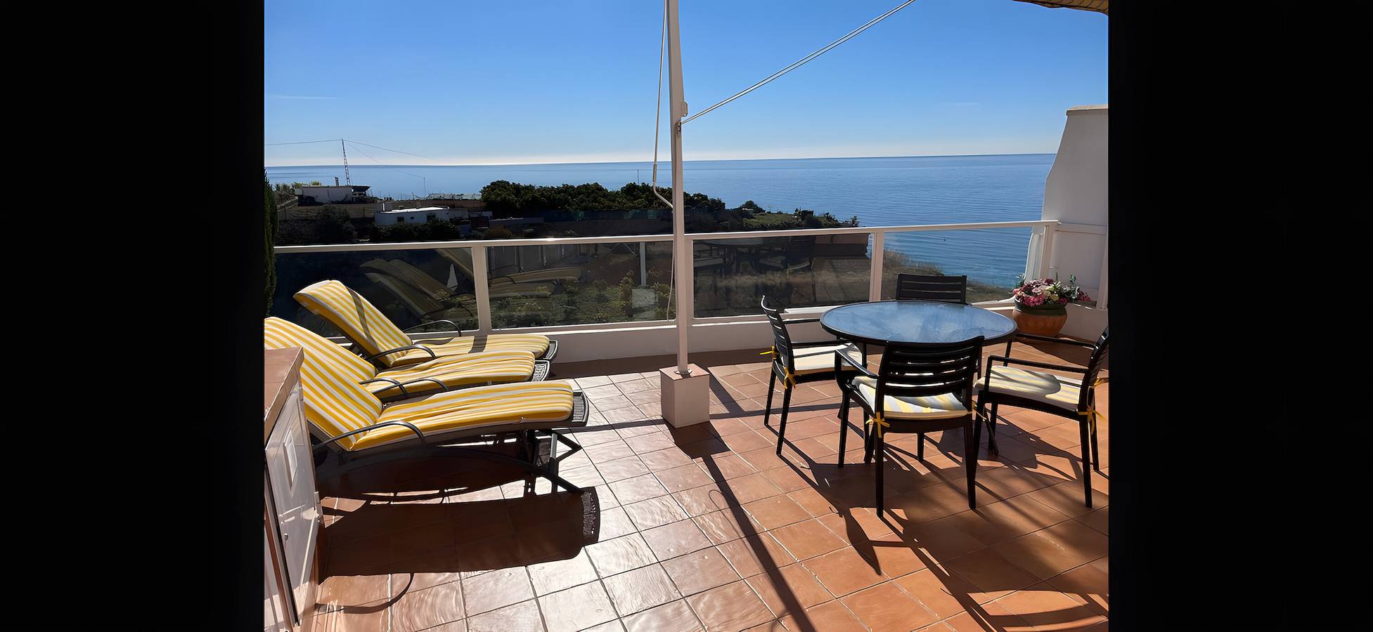 Holiday Home 'Natalie' with Sea, Beach and Mountain Views in Playa de Burriana, Nerja