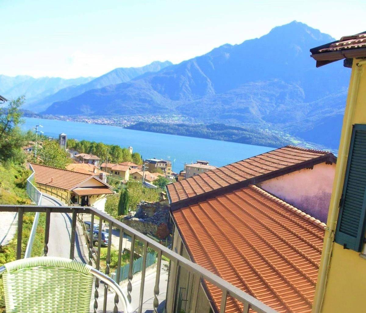 Entire apartment, Luci Holiday Apartment with Lake View in Gravedona, Gravedona ed Uniti