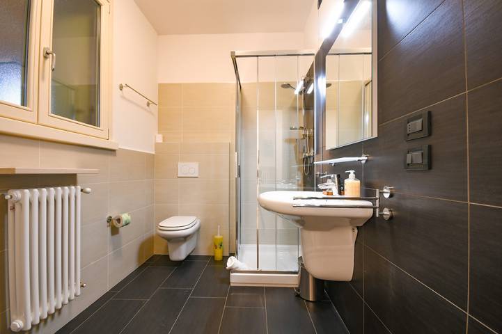 Ferienwohnung für 4 Personen, mit Balkon und Seeblick in Sirmione - 3