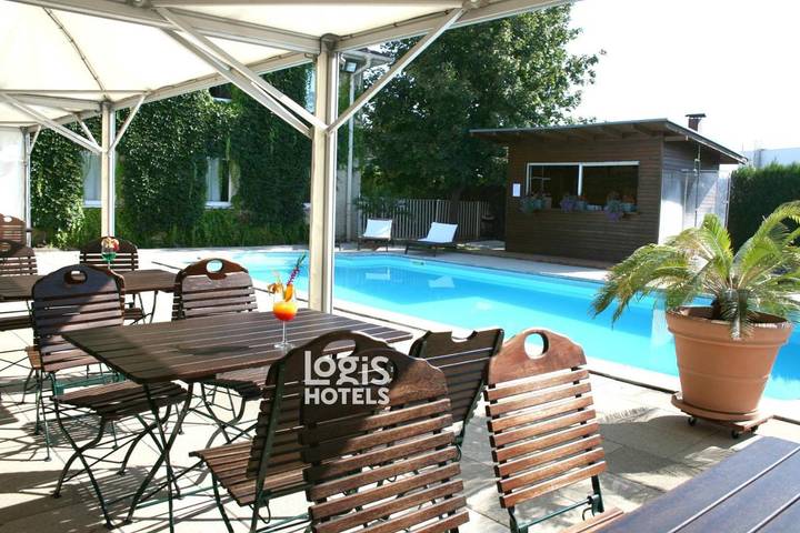 Hôtel pour 3 personnes, avec piscine et jardin