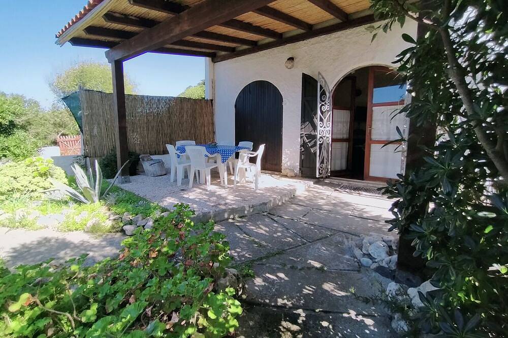 Ganze Wohnung, Erdgeschosswohnung 20 m vom Meer entfernt in Sa Rocca Tunda, San Vero Milis